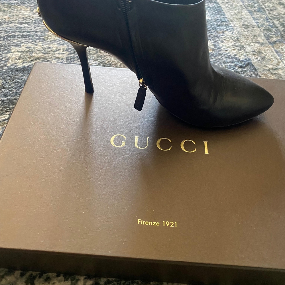 Gucci Black Heeled Boots Sleek Stiletto Design